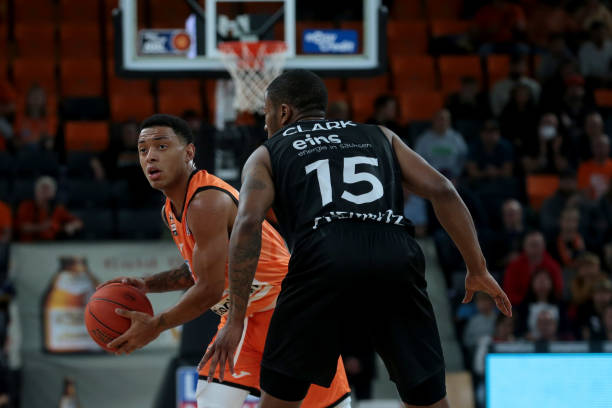 这位年轻的 这位年轻的